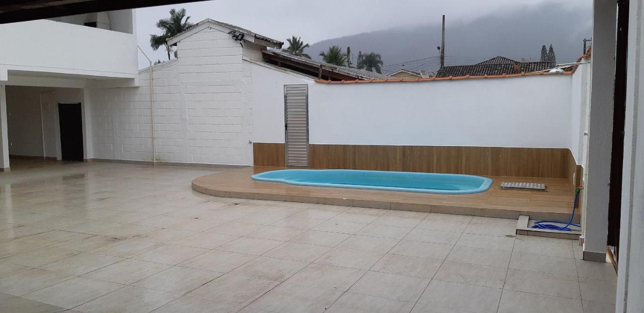 Maranduba Beach Chalet: Poolside Retreat with Sea Access Ubatuba Exterior photo