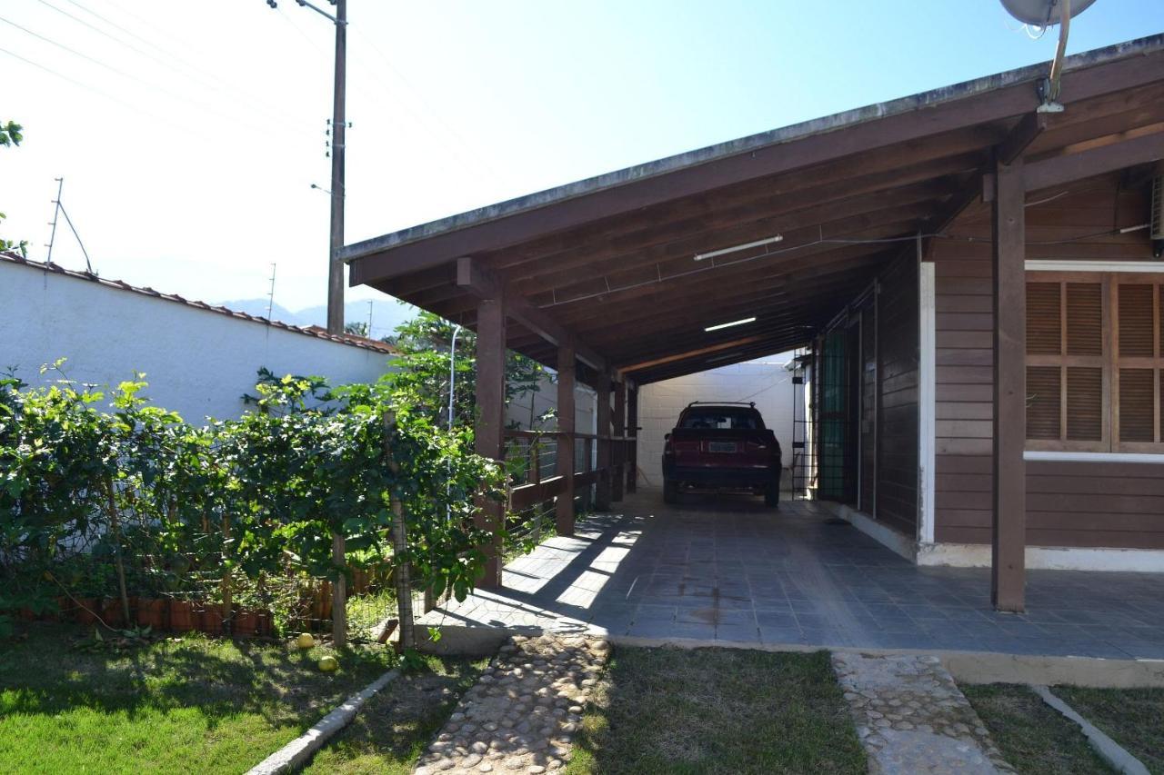 Maranduba Beach Chalet: Poolside Retreat with Sea Access Ubatuba Exterior photo