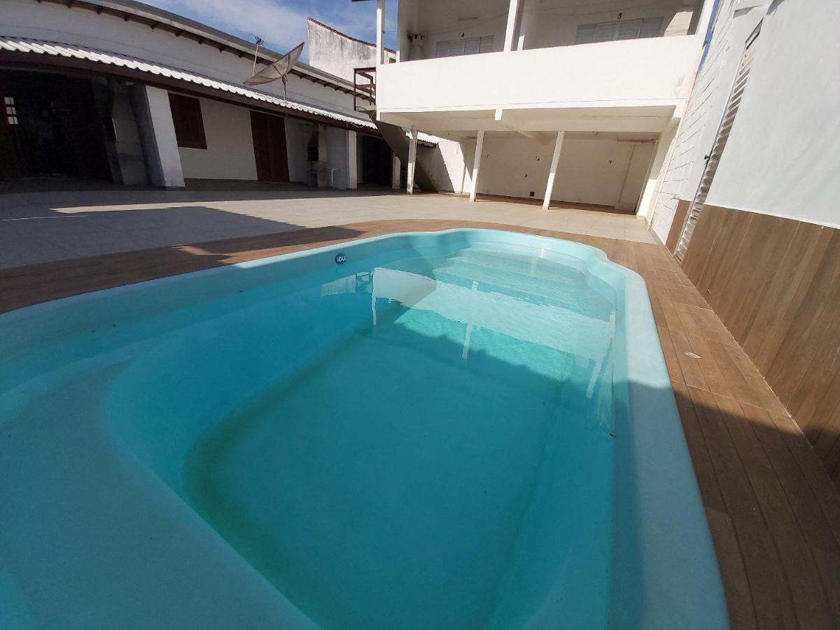 Maranduba Beach Chalet: Poolside Retreat with Sea Access Ubatuba Exterior photo