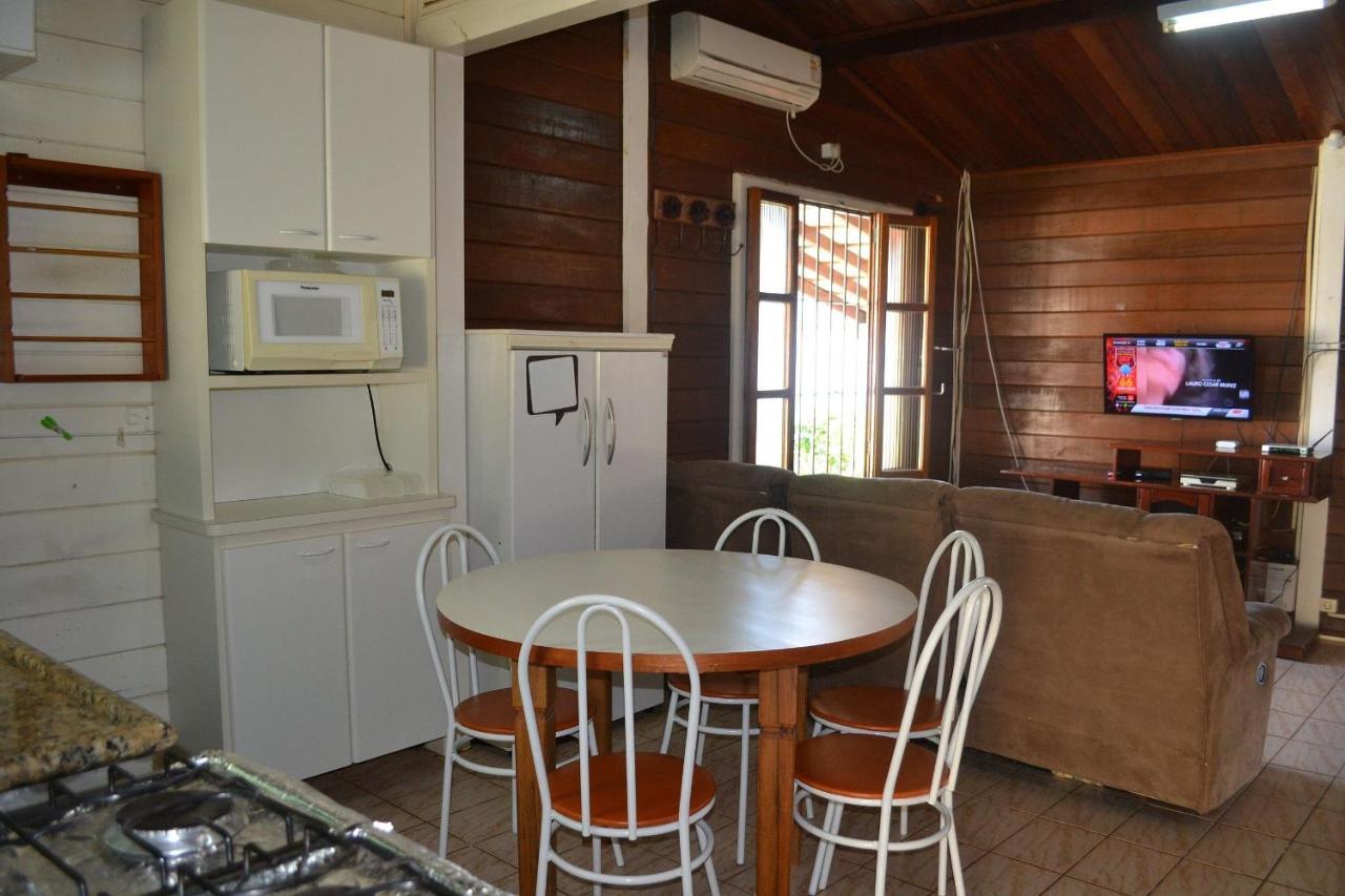 Maranduba Beach Chalet: Poolside Retreat with Sea Access Ubatuba Exterior photo